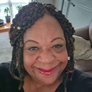 Meet your Posher, Sharon